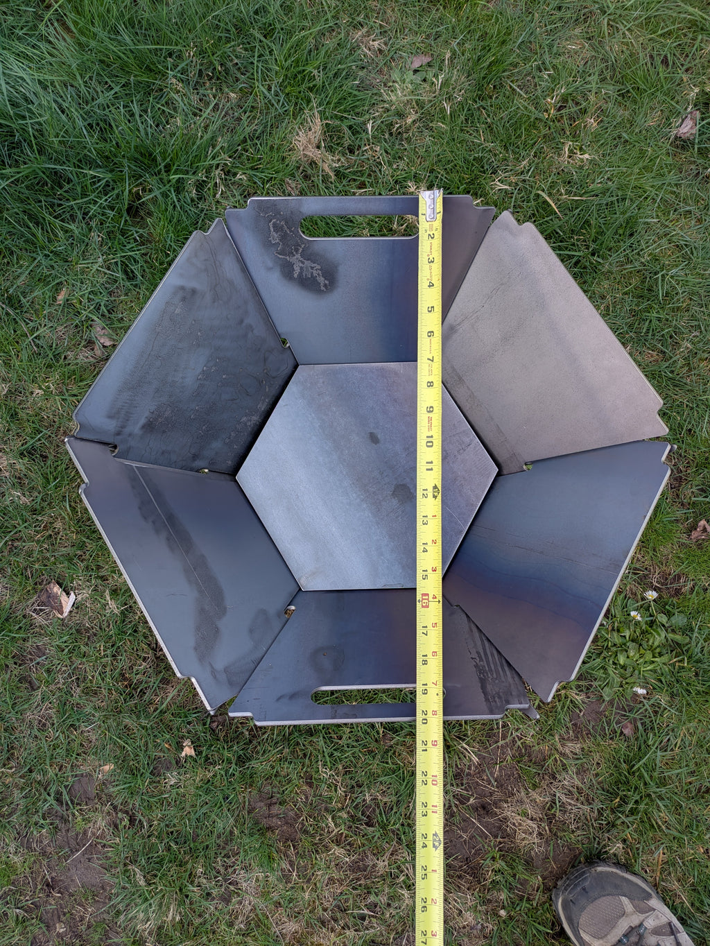 Collapsible fire pit